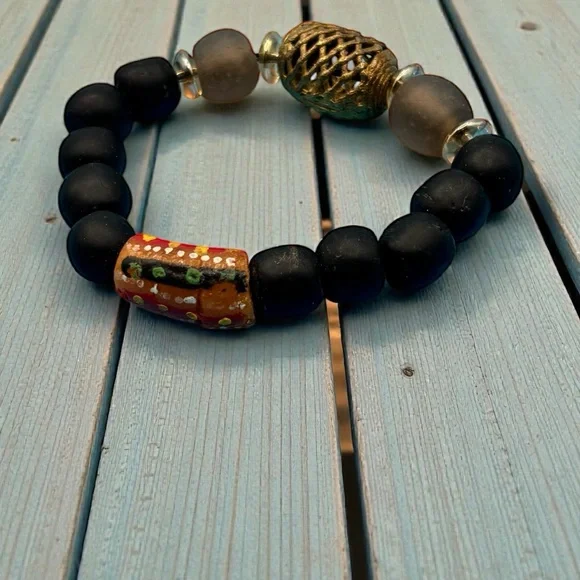 Black‎ and Gold Beaded Bracelet