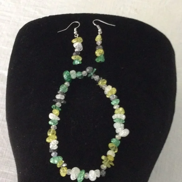 Elegant Multicolor Beaded Jewelry Set  Bracelet & Earrings handmade. New