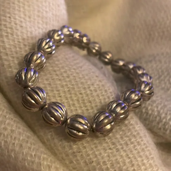 Silver ball bracelet