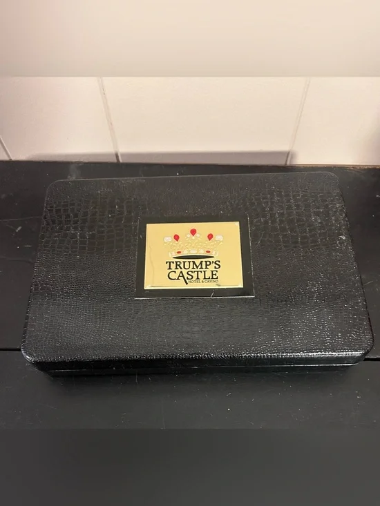 Vintage Trump’s Castle Hotel & Casino Atlantic City Vanity Travel Case (empty) 1