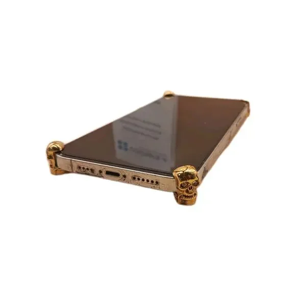 Corners 4 case skull corners gold for Iphone 15/16 +,pro,max - no phone included