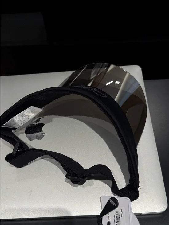 Alo Yoga | Black Airlift Solar Visor