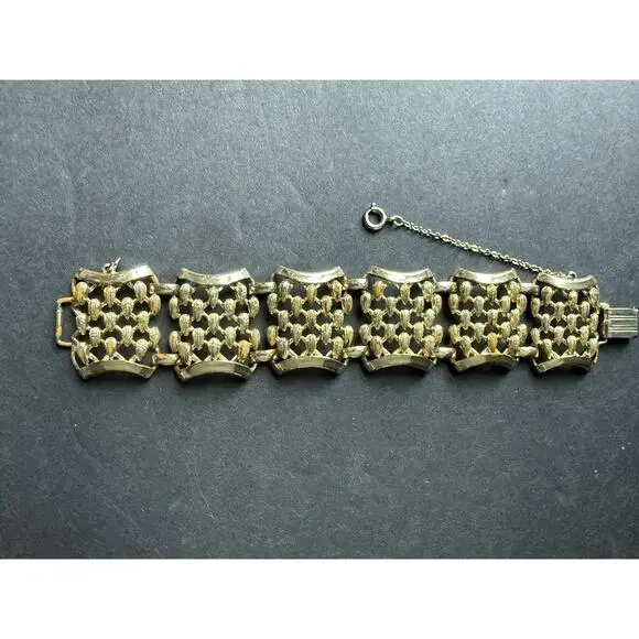 Vintage Coro Signed Goldtone Panel Link Wide Chunky Leaves 7” Retro Bracelet