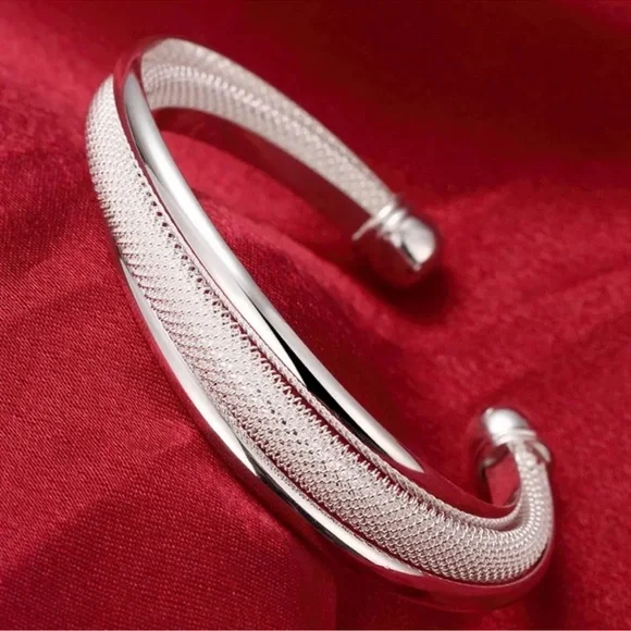 Silver Fashion Jewelry Large Reticulated Bracelet Women Bangle