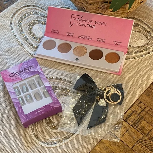 OFRA Champagne Wishes Eyeshadow Palette & Girl Bundle
