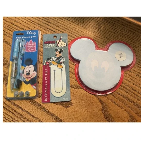 Disney Mickey Mouse Notepad and Color Changing Light Up Pen Stationery Set New