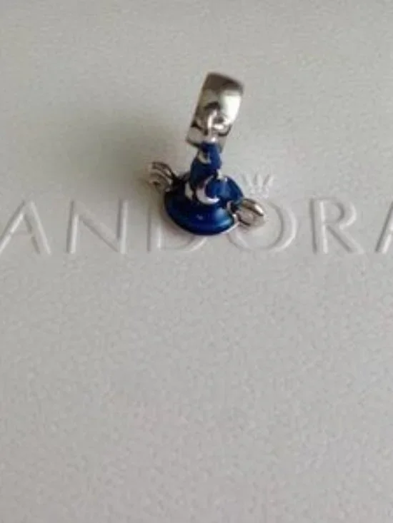 pandora disney hat charm