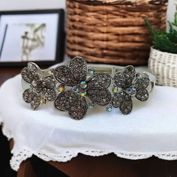 Flower Rhinestone Bracelet Stretch Aurora Borealis‎ Silver Tone Fairy Whimsigoth