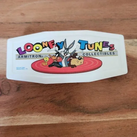 Looney tunes armitron collectibles cream case Warner Bros 1994 vintage bugs Twee