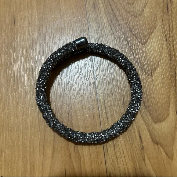 Elegant Silver Women's Bracelet