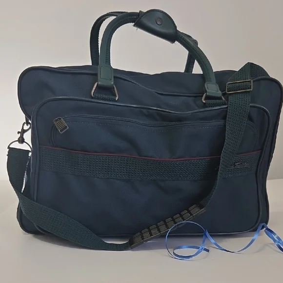 Vintage American Tourister Stylish Teal Carry On/Over Night Bag