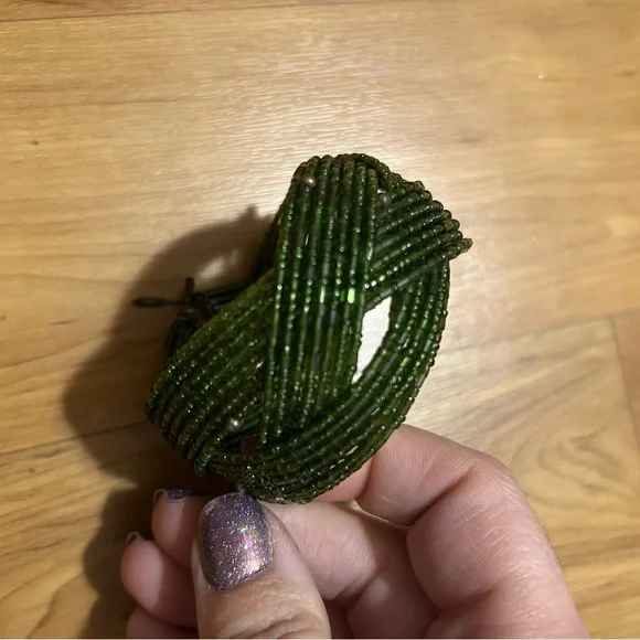 Elegant Green Beaded Bracelet