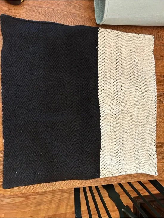 WEST ELM Black/Cream Knit Throw pillow case. 2-Tone Chevron, 24x24” 95% cotton.