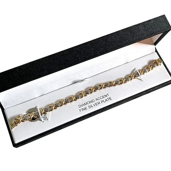 Unbranded XO Link Bracelet Women 7.5 Gold Diamond Accent 18K Gold Over Silver