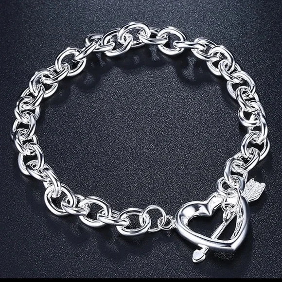 🌟 Silver Chunky Heart Necklace