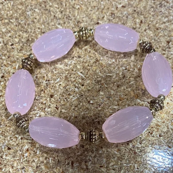 Elegant Pink and Gold Beaded Bracelet