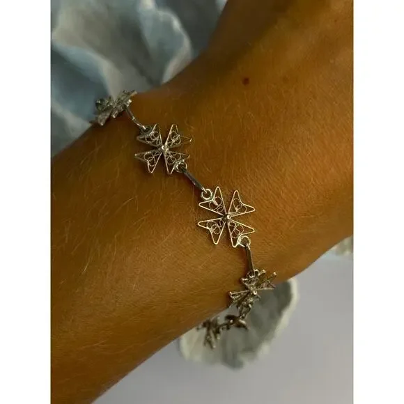 Lovely 925 Sterling Silver Bracelet Length 7