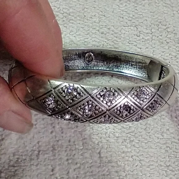 Silvertone crystal 🔮 hinged bracelet premier designs