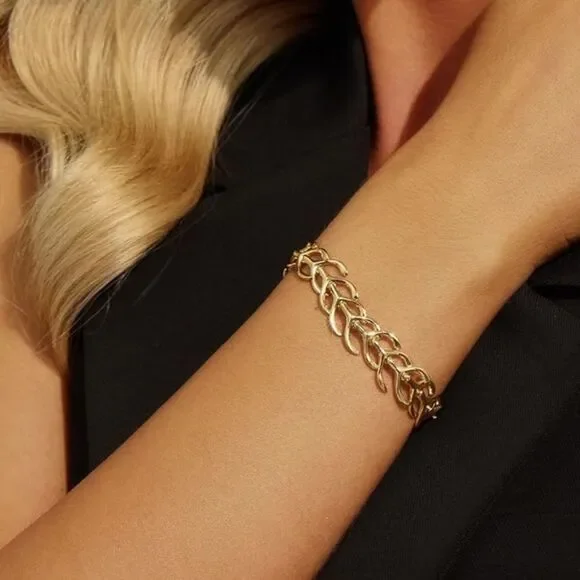 NEW 18k Gold Plated Wishbone Bracelet