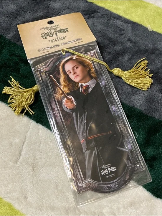 Harry Potter Hermione Granger Gold Tassel Bookmark - Official Wizarding World