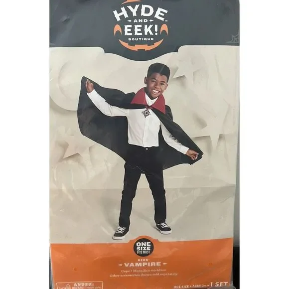 Boys Girls VAMPIRE Halloween Costume Cape And Medallion One‎ Size Fits Mo…