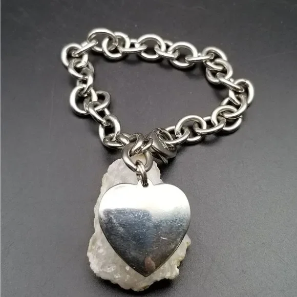 Silver heart charm bracelet classic elegant ladies jewelry B235