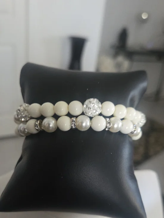 Paparazzi Teasingly Tinseltown White Bracelet NWT