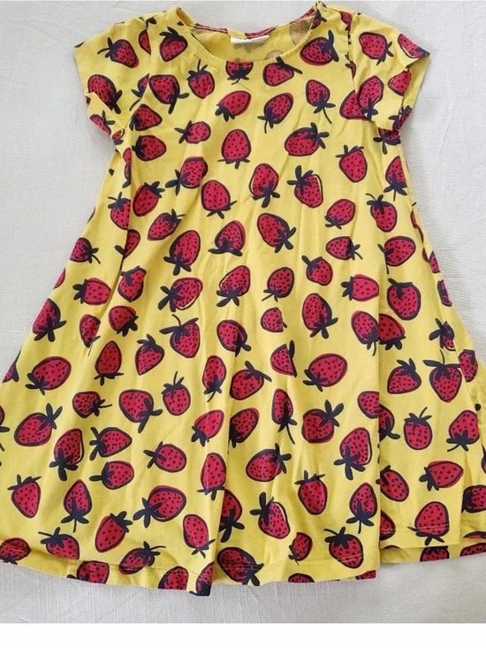 Hanna Andersson play all day Yellow Dress with Red Strawberry Print 0274