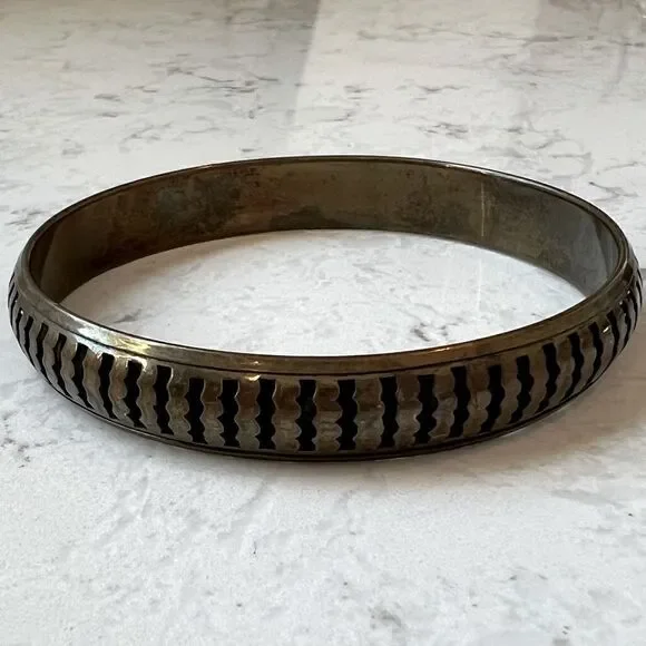 *3/$20* Bronze tone cutout detail bangle