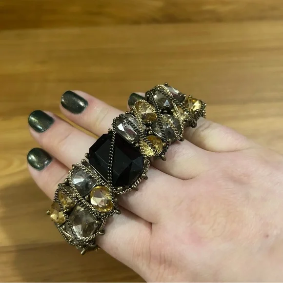 Elegant Plus Size Black and Gold Bracelet