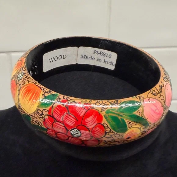 Vintage Hand Painted Lacquered Wood Floral Flower Black Pink  Bangle Bracelet