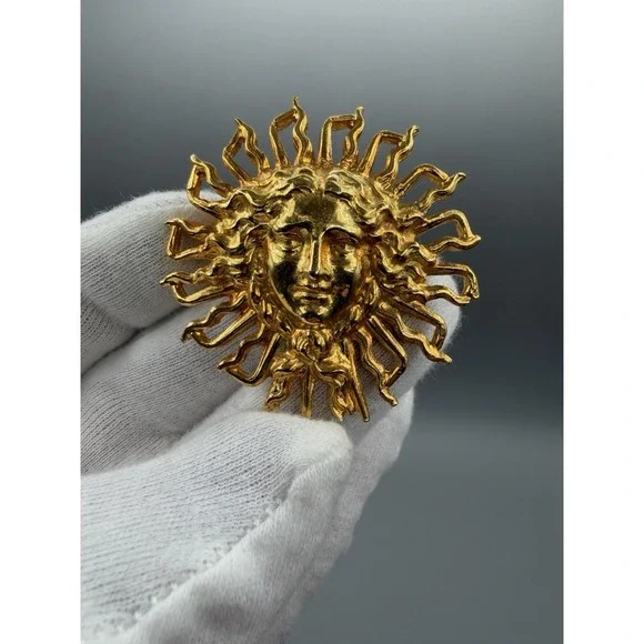 Vintage Gold Tone Sun Face Brooch Celestial Sunburst Pin #1015
