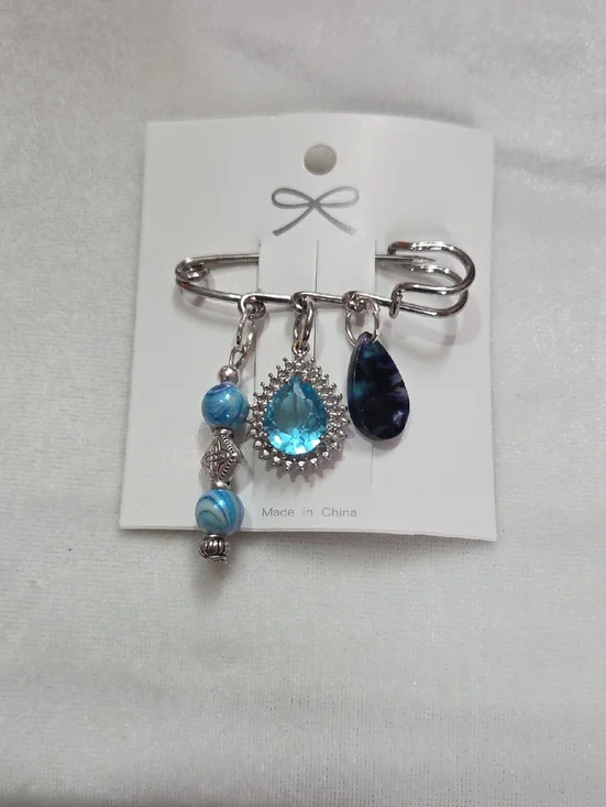Hand Crafted Kilt Pin Brooch Elegant Beads Retro Vintage Style Unique Trendy