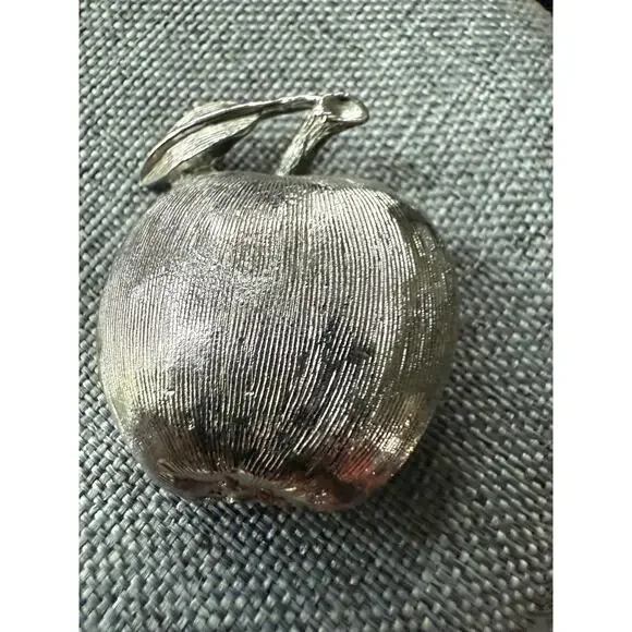 Vintage Apple Matte Brushed Scarf Pin Brooch Silver Tone Teacher Art To Wear