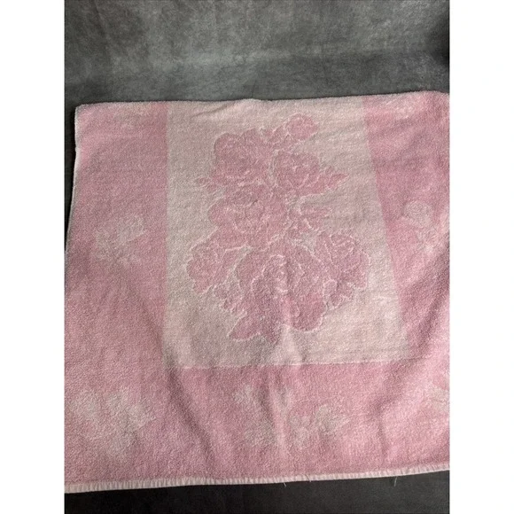 Vintage 1960s Bubble Gum Pink Mod Reversible 2‎ Tone Pink Floral Towel 24inx43in