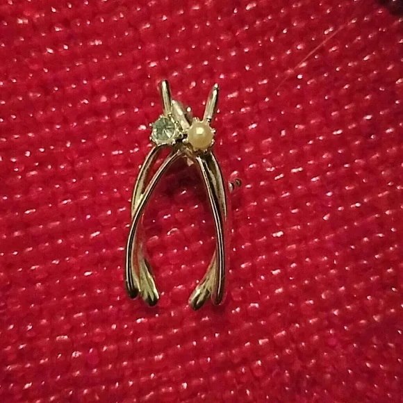 Wishbone Pin