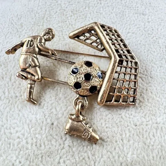 Slide pin Soccer Goal Gold-Tone Soccer Player Brooch with Ball