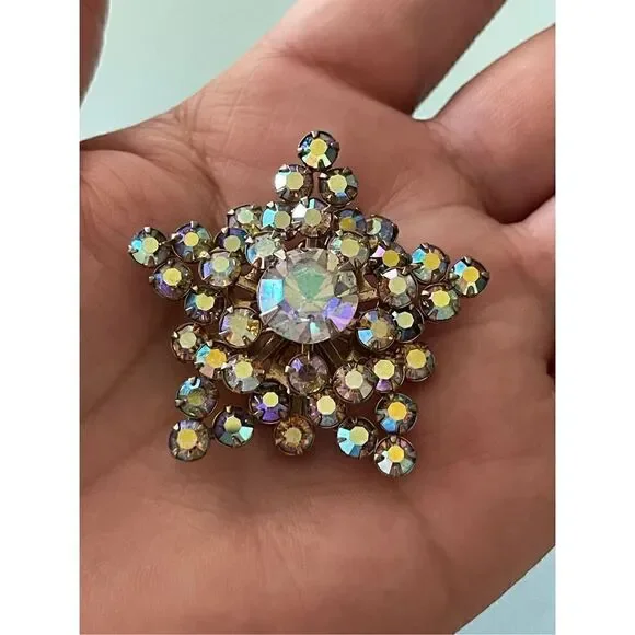 Vintage brooch aurora borealis gold tone