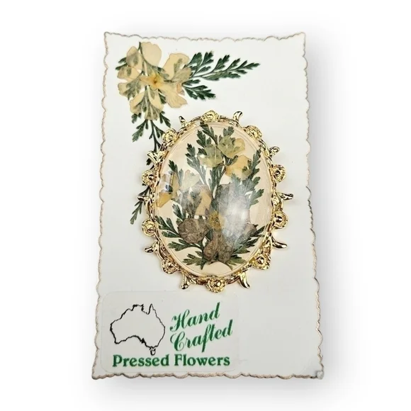 Pressed Dried Flower Brooch Pendant Australian Gold Plated Floral Vintage 2