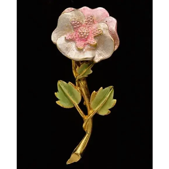 Vintage Flower Pin Brooch Brushed Gold Pastel Blush Pink Enamel Rose 1980s 9B