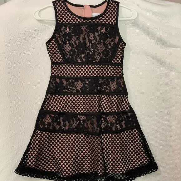 Place Girl’s Lacey Dress 10 Fully‎ lined Back Zipper