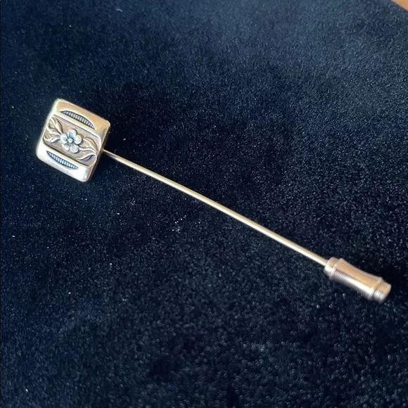 Gold Floral Stick 📍