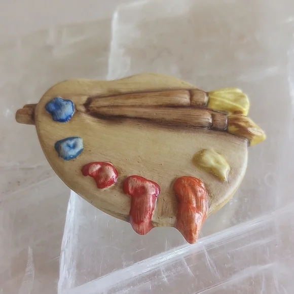 Artistic Palette Brooch with Paintbrushes Goebel Germany