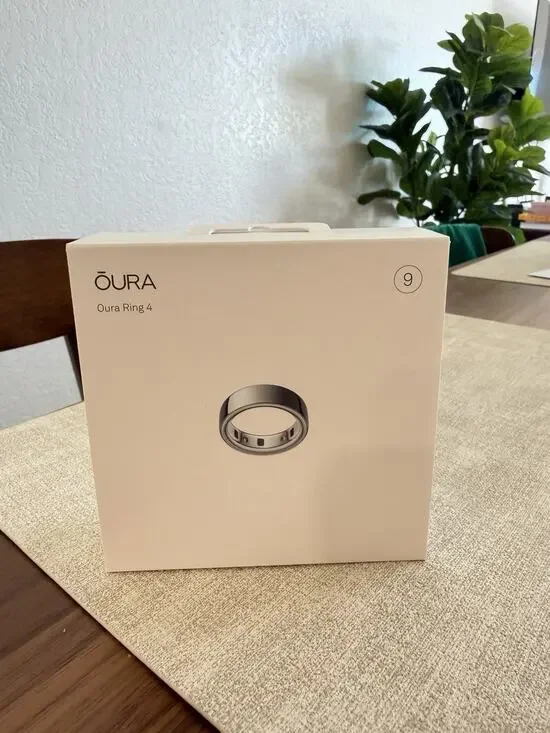 Oura Ring 4 - Smart Ring (Gen 4) - Silver - Size 9 - New and Sealed