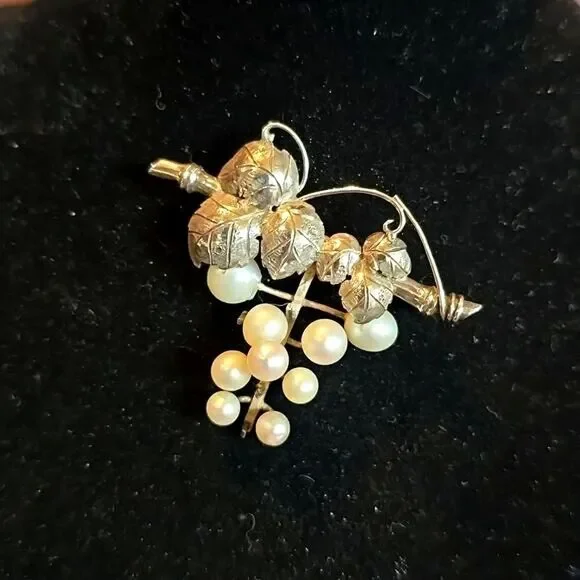 Vintage Brooche Pin, Real Pearls! Cluster Grapes & Leaves Design!