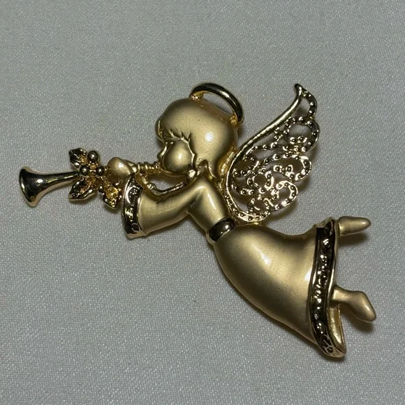 Gold Angel Cherub Brooch with Trumpet / Horn Brooch