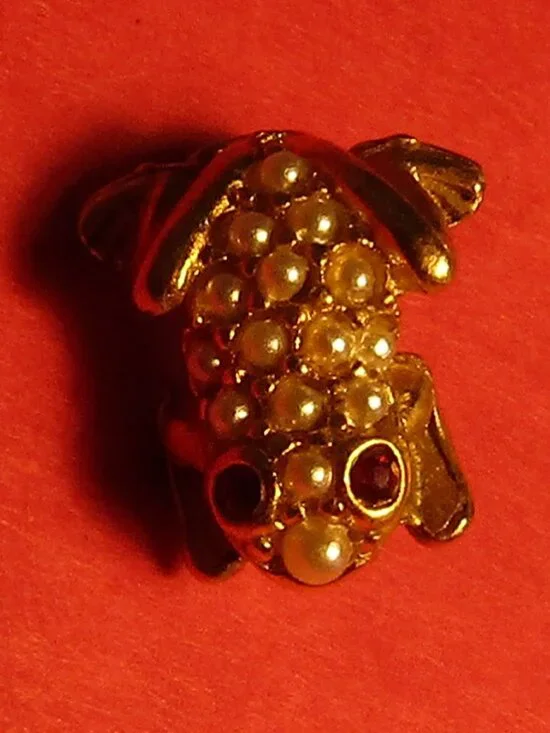 Tiny-est MINIATURE FROG PIN BROOCH Only 1/2