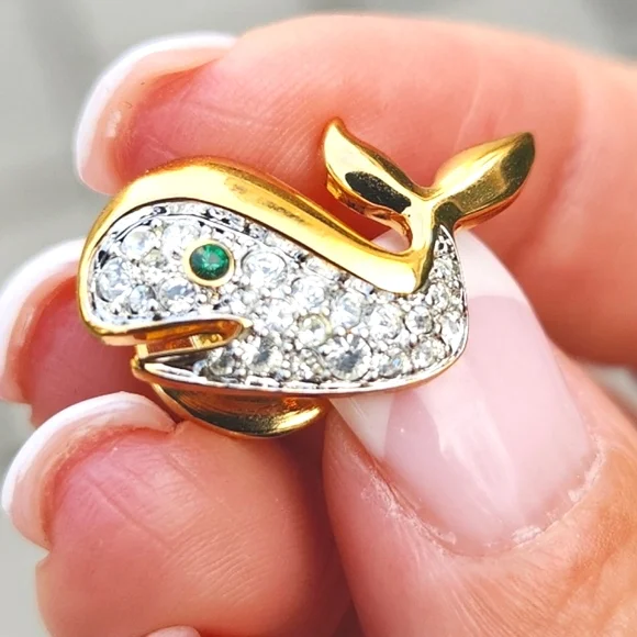 Swarovski Crystal Happy Whale Lapel Pin/Tie Tack VERY RARE