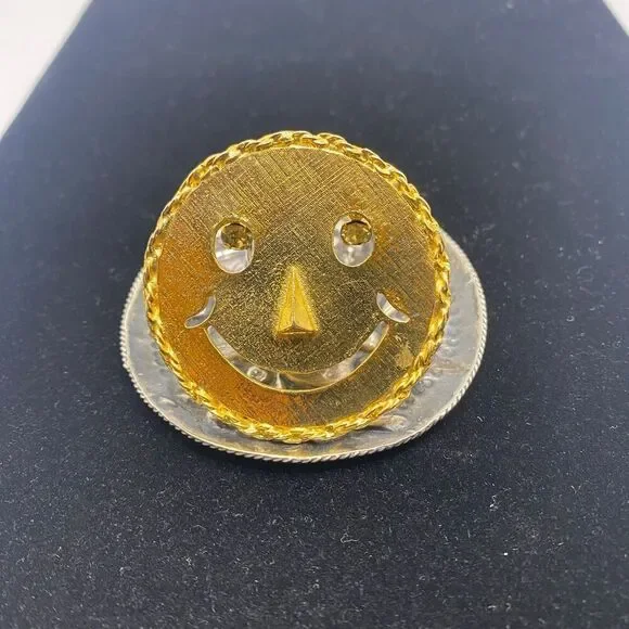 Vintage Smiley Face Brooch And/or Pendant Gold Tone