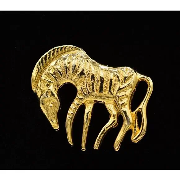 Vintage Zebra Brooch Pin Gold Tone African Striped Zoo Animal NOS 1980s 9B